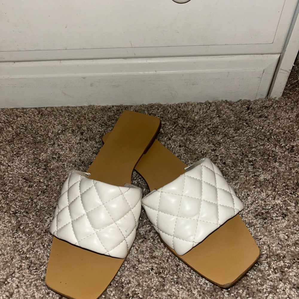 SHEIN White Quilted Slide Sandals